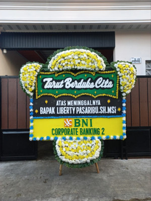 Papan Bunga Duka di Supiori Selatan