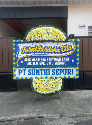 Papan Bunga Duka di Supiori Selatan